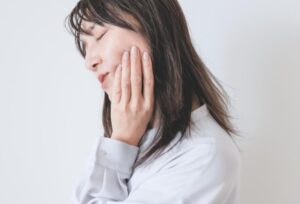 秋葉原の歯医者、スマイルデザインデンタルクリニック秋葉原で、ガルバニー電流について解説