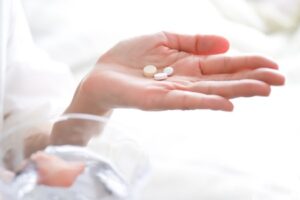 秋葉原の歯医者、スマイルデザインデンタルクリニック秋葉原で、痛みがなかった歯が治療後に痛くなったのはなぜ？原因や対処法を解説