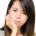 秋葉原の歯医者、スマイルデザインデンタルクリニック秋葉原で、口の中が苦い・金属味がする原因と改善方法を解説