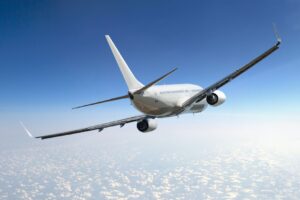 秋葉原の歯医者、スマイルデザインデンタルクリニック秋葉原で、時差ボケが口腔内に与える影響と海外旅行時のオーラルケアのポイントを解説