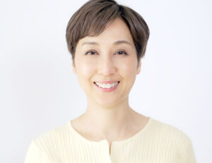 秋葉原の歯医者、スマイルデザインデンタルクリニック秋葉原で、大人の歯列矯正は何歳まで可能？40代・50代から始めるメリットと注意点を解説
